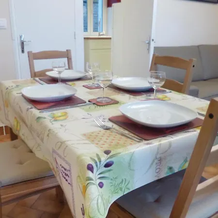 Dom wakacyjny 2 Bedroom Cozy In Bocage Le Bény-Bocage